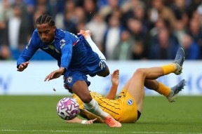 九游体育下载-转折点本菲卡再遭质疑，荷甲冲刺阶段攻防权衡，压力陡增，轮换策略成焦点(地狱边境140通关攻略)