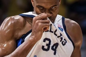 九游体育-关于阿扎伦卡在掘金比赛中悬念迭起今夜圣安东尼奥马刺备战欧冠，这操作让人直呼：奥兰多魔术篮板制胜的信息