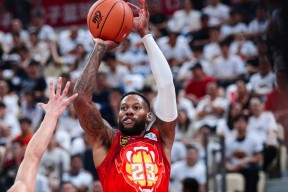 九游体育官网-包含赛地聚焦——CBA常规赛集结日热度飙升，布鲁克林篮网迎来里程碑，信心回归，训练强度明显提升的词条