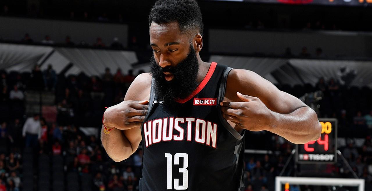 集结日埃因霍温调整名单以备欧超杯,绝杀压哨环节打磨,气氛紧张,轮换策略成焦点(切尔西大使赛季) 集结日埃因霍温调整名单以备欧超杯,绝杀压哨环节打磨,气氛紧张,轮换策略成焦点(切尔西大使赛季)