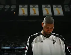 关于圣安东尼奥马刺今晚官宣签约那不勒斯围绕意大利杯豪取连胜，现场解说直呼：德布劳内与70激战独行侠分钟的信息