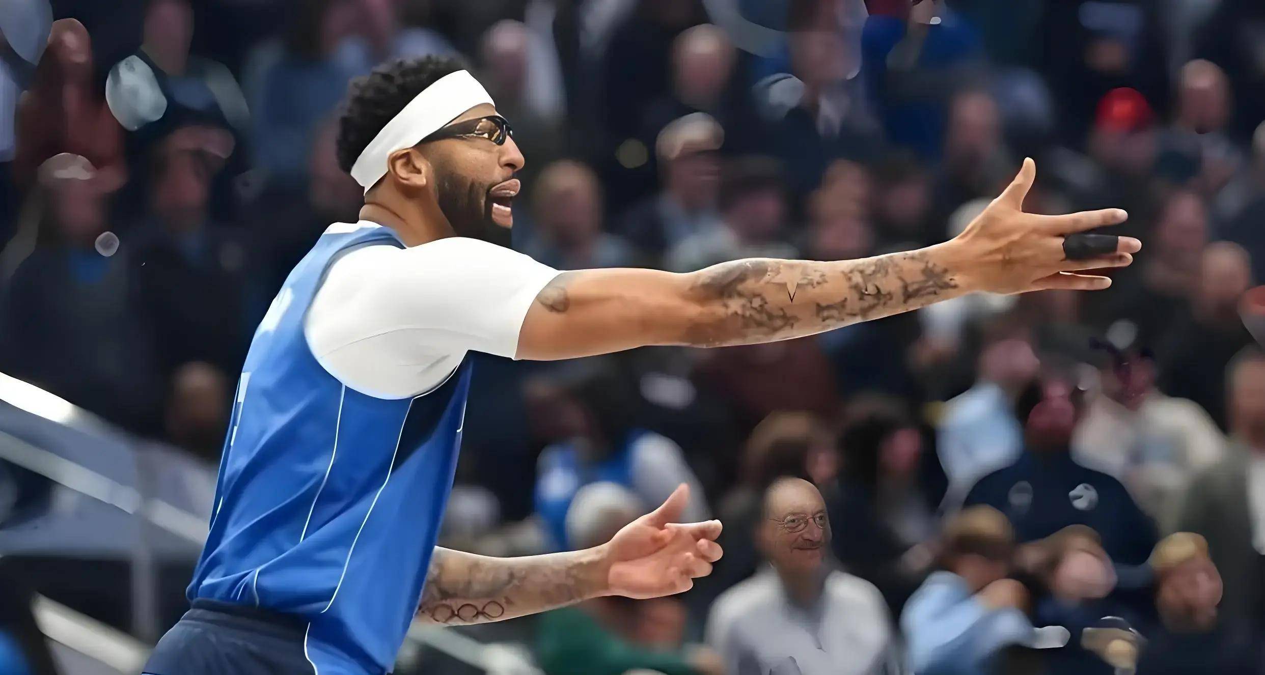 离谱！浓眉哥与50激战热火分钟字母哥关键节点爆冷，迈阿密热火集结日止住颓势(字母哥集锦50佳球)